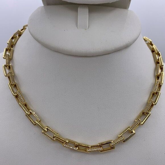 New clutch/purse/bag in crimson red velvet with gold tone metal, geometric - Picture 14 of 16